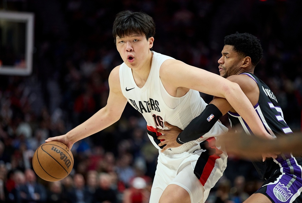 媒体人谈杨瀚森:一边打G联赛一边跟队打NBA是必然的 希望做好准备