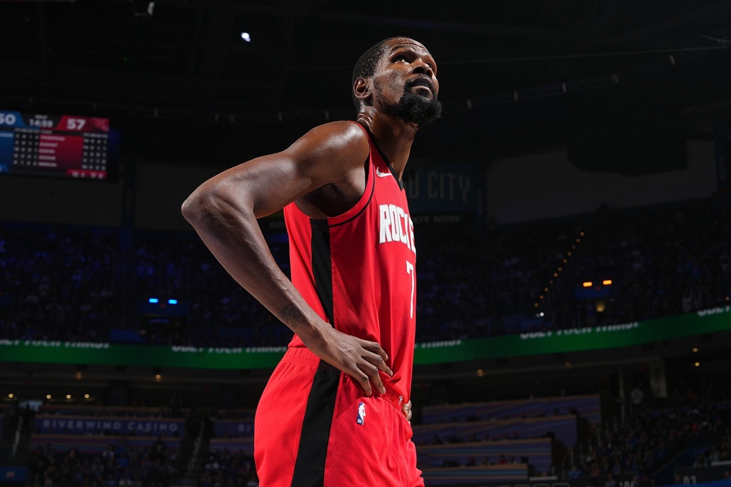 张佳玮：火箭拿首胜靠防守反击 拉开空间